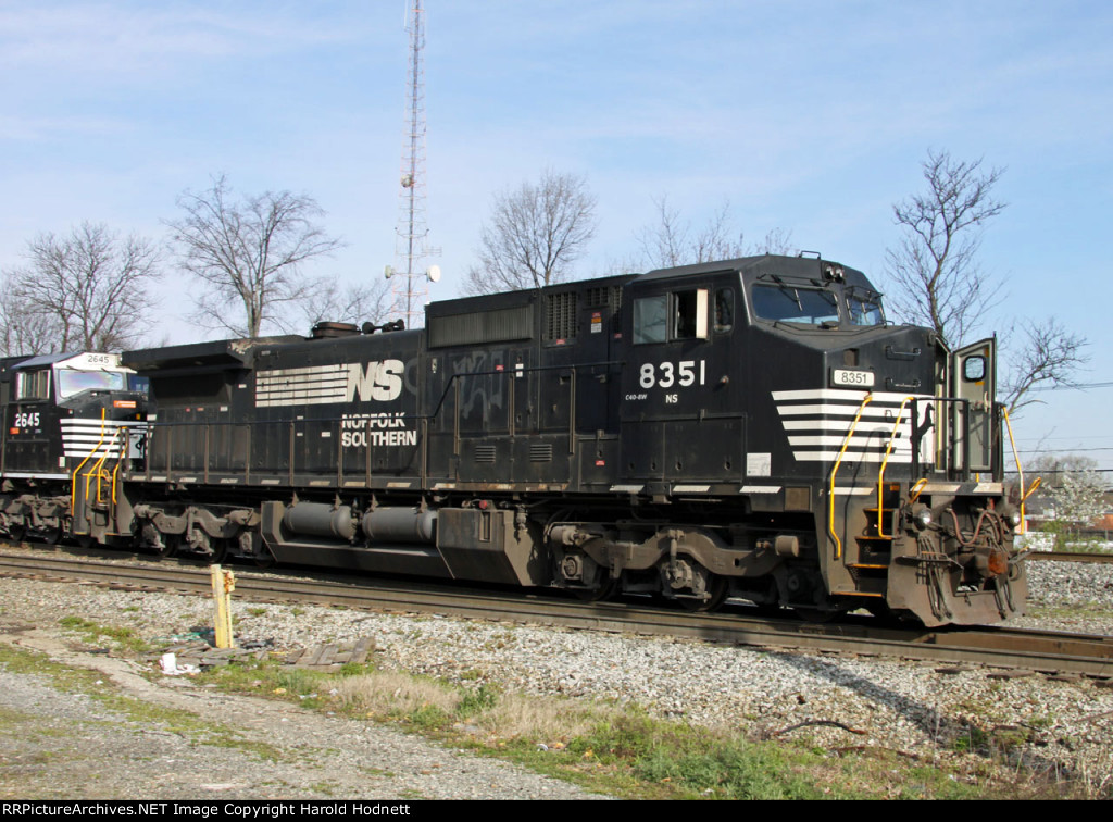 NS 8351